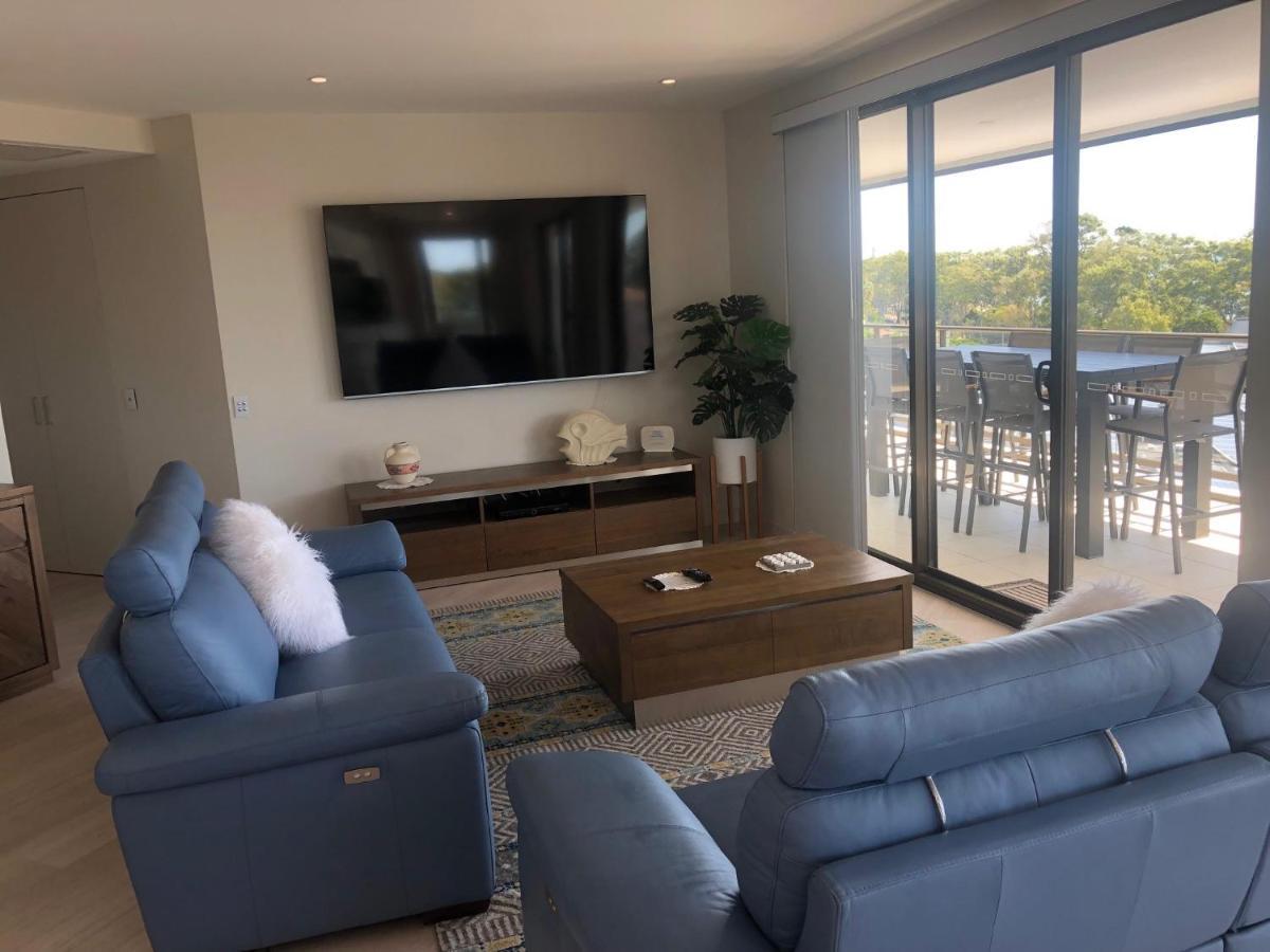 Grand Mercure Allegra Hervey Bay Exterior photo Living room at the Ritz-Carlton, South Beach