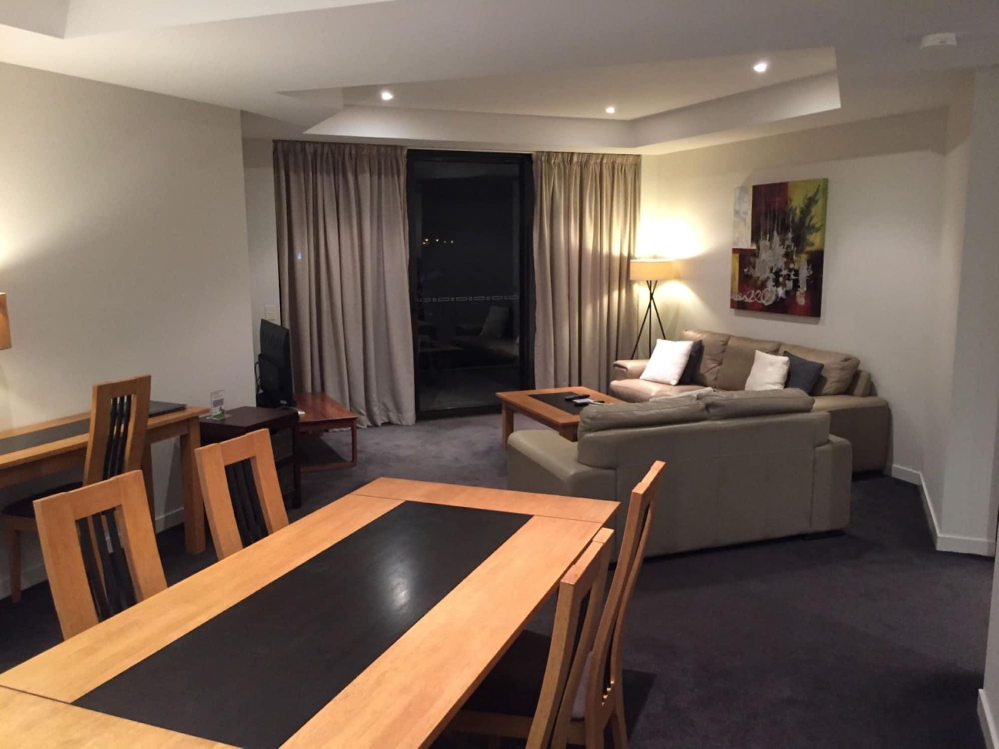 Grand Mercure Allegra Hervey Bay Exterior photo A typical apartment at the hotel