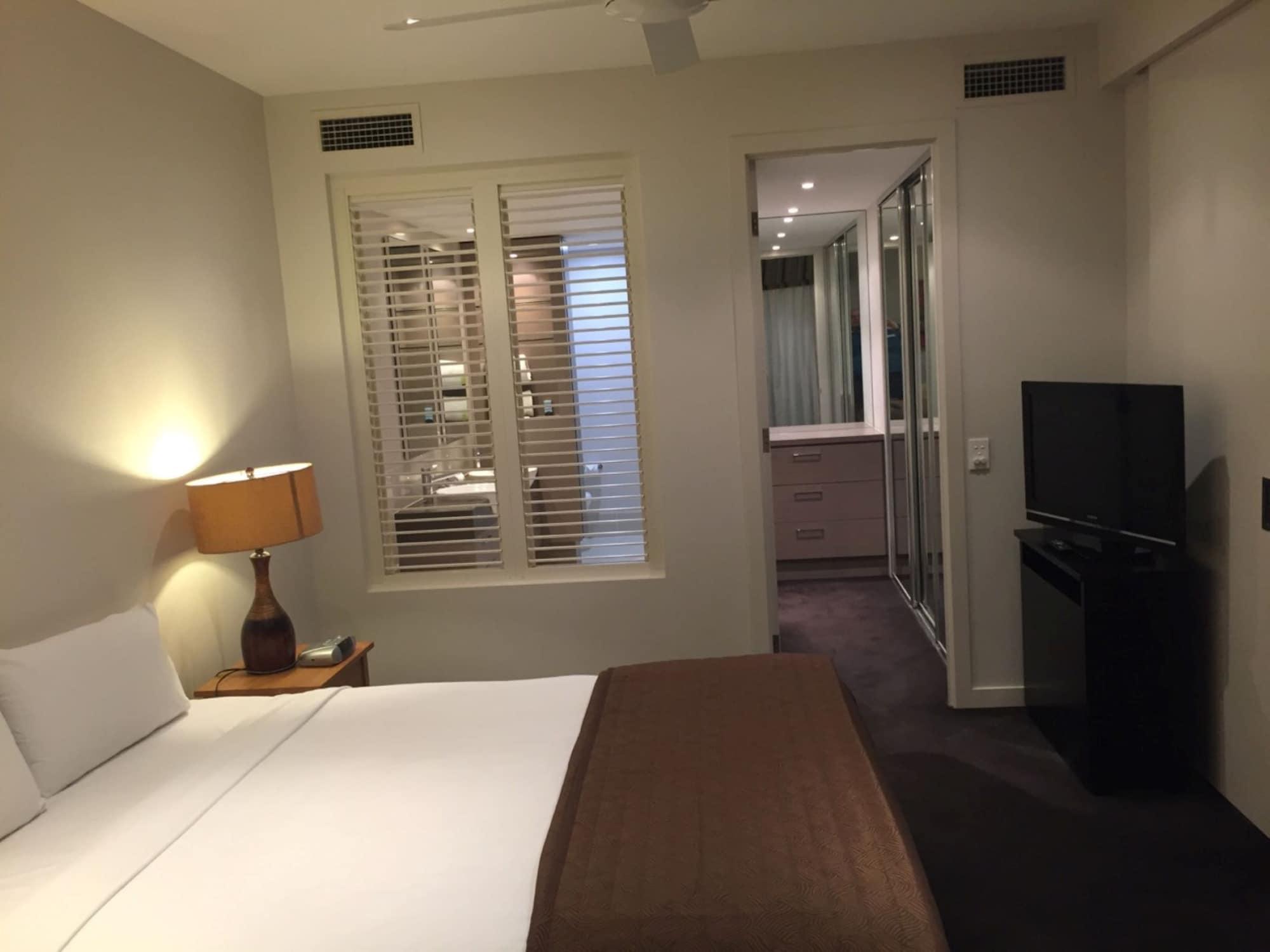 Grand Mercure Allegra Hervey Bay Exterior photo A bedroom at the hotel