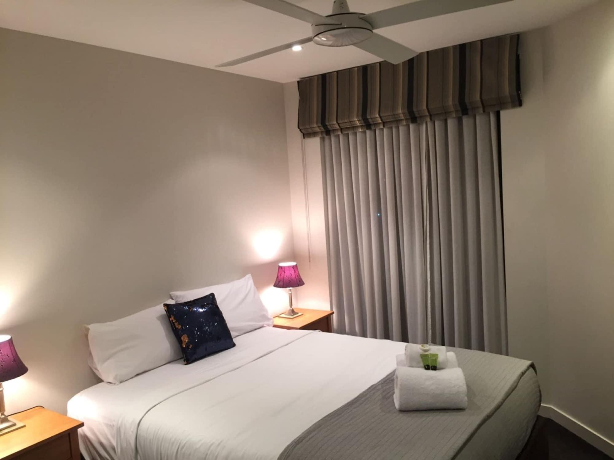 Grand Mercure Allegra Hervey Bay Exterior photo A bedroom at the hotel