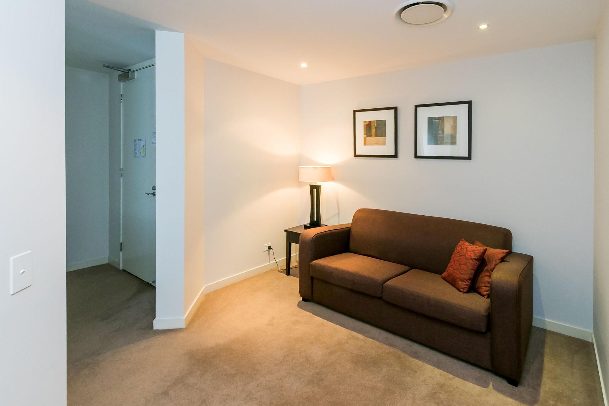 Grand Mercure Allegra Hervey Bay Exterior photo A typical apartment at the University of Western Australia