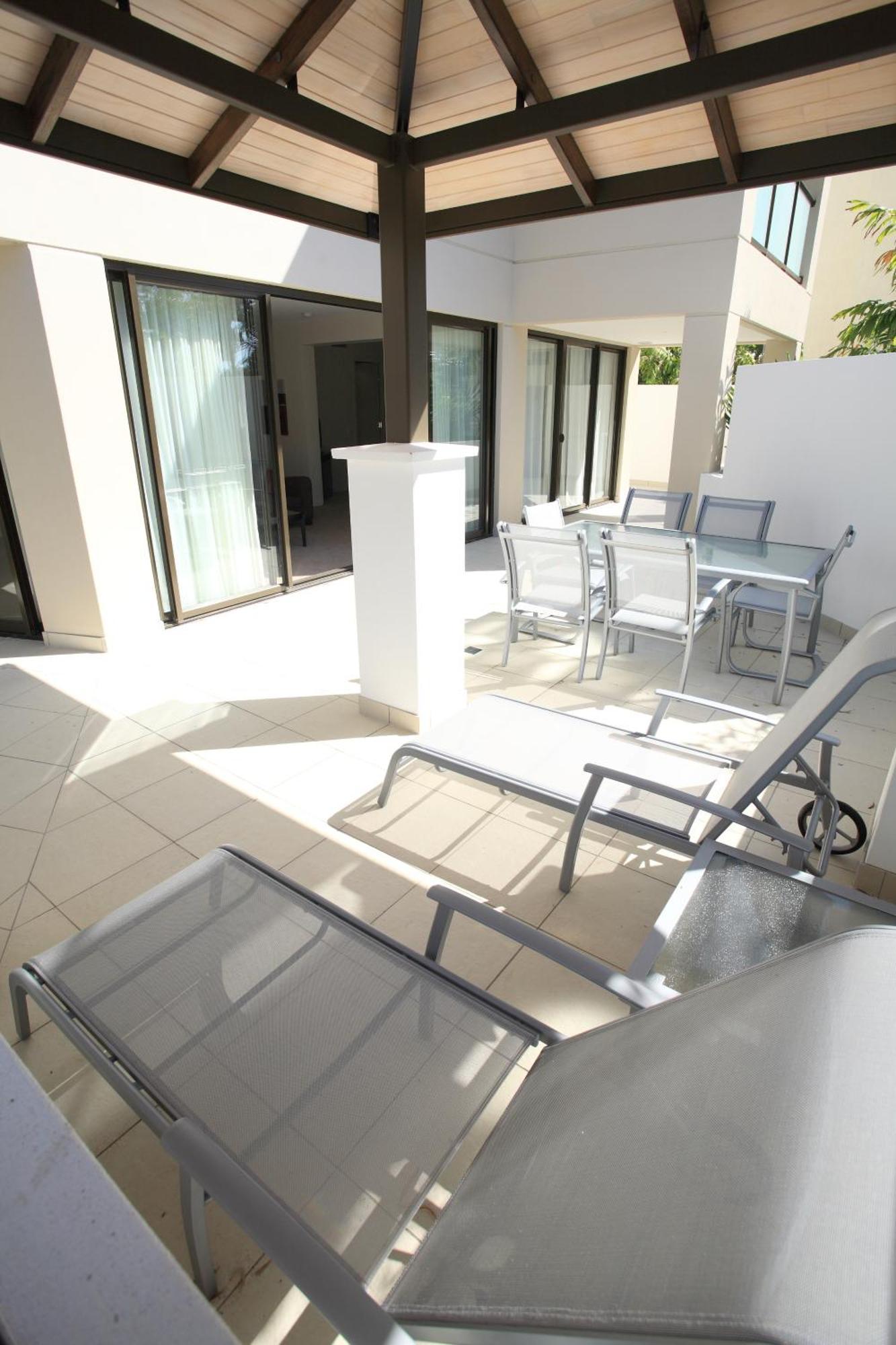Grand Mercure Allegra Hervey Bay Exterior photo A patio