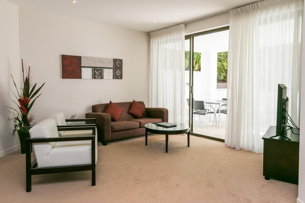 Grand Mercure Allegra Hervey Bay Exterior photo A living room