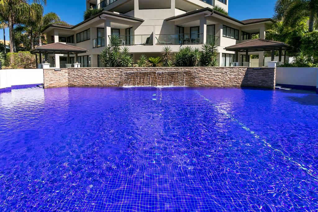 Grand Mercure Allegra Hervey Bay Exterior photo The pool at the Sheraton Resort