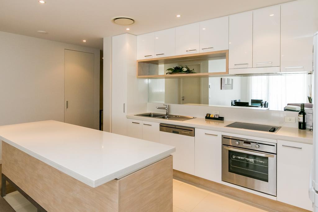 Grand Mercure Allegra Hervey Bay Exterior photo A modern Australian kitchen