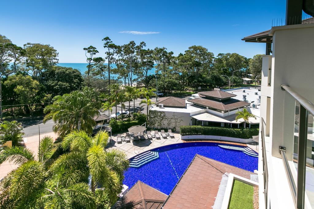Grand Mercure Allegra Hervey Bay Exterior photo View of the pool at the Mantra on Saltwater Island