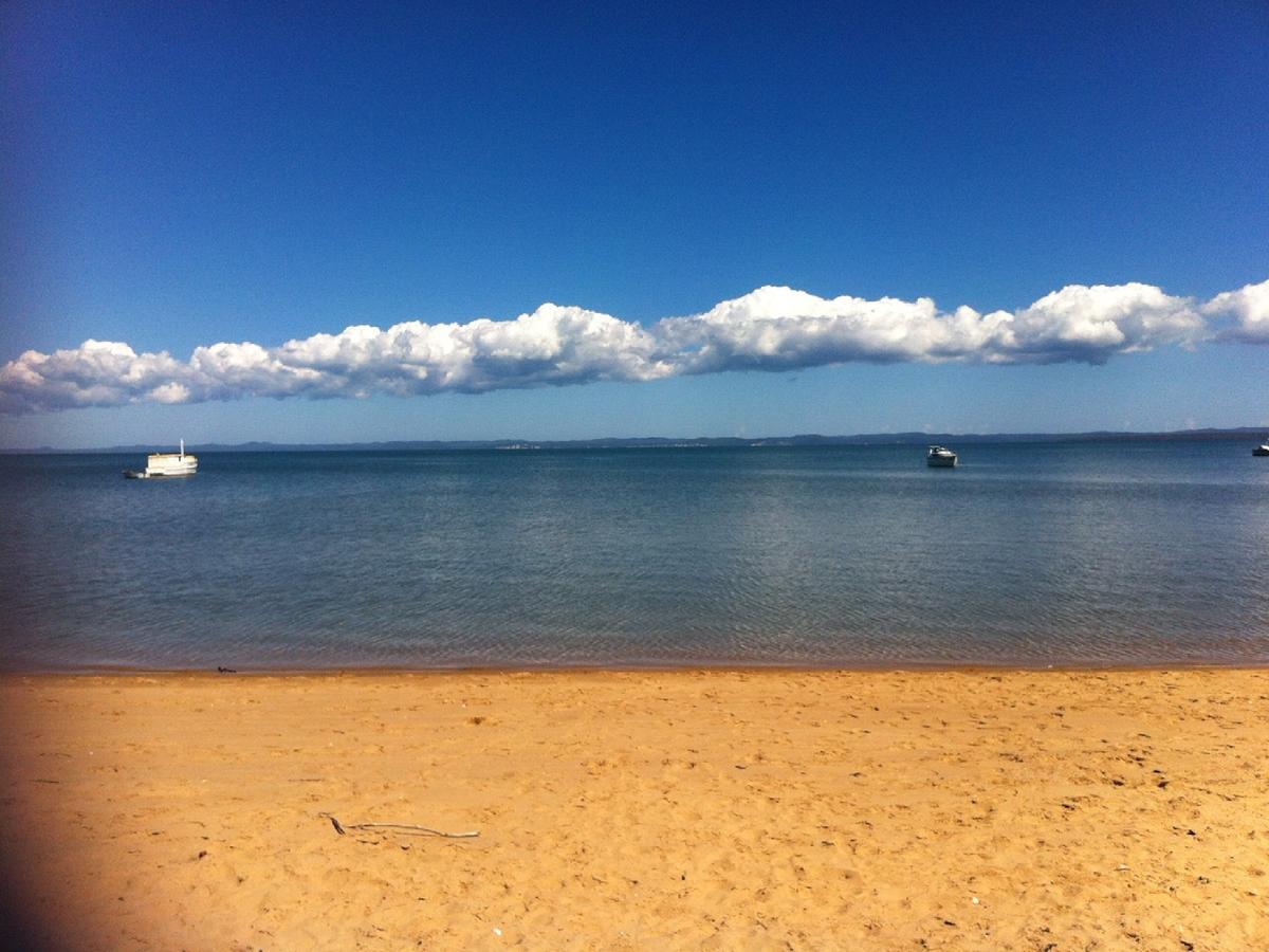 Grand Mercure Allegra Hervey Bay Exterior photo View of the bay from the beach
