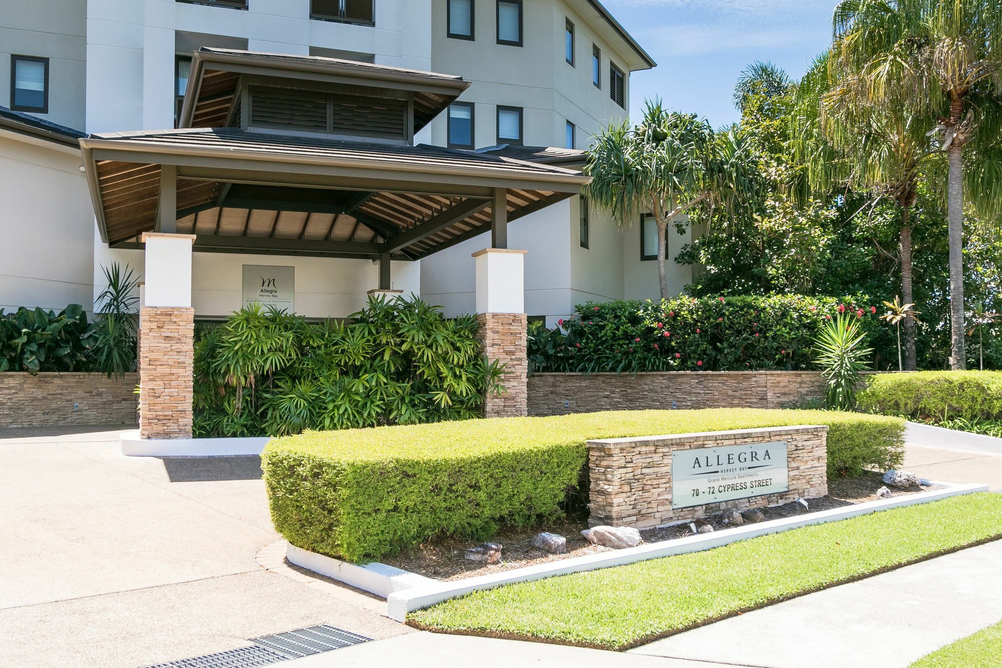 Grand Mercure Allegra Hervey Bay Exterior photo Entrance to the building