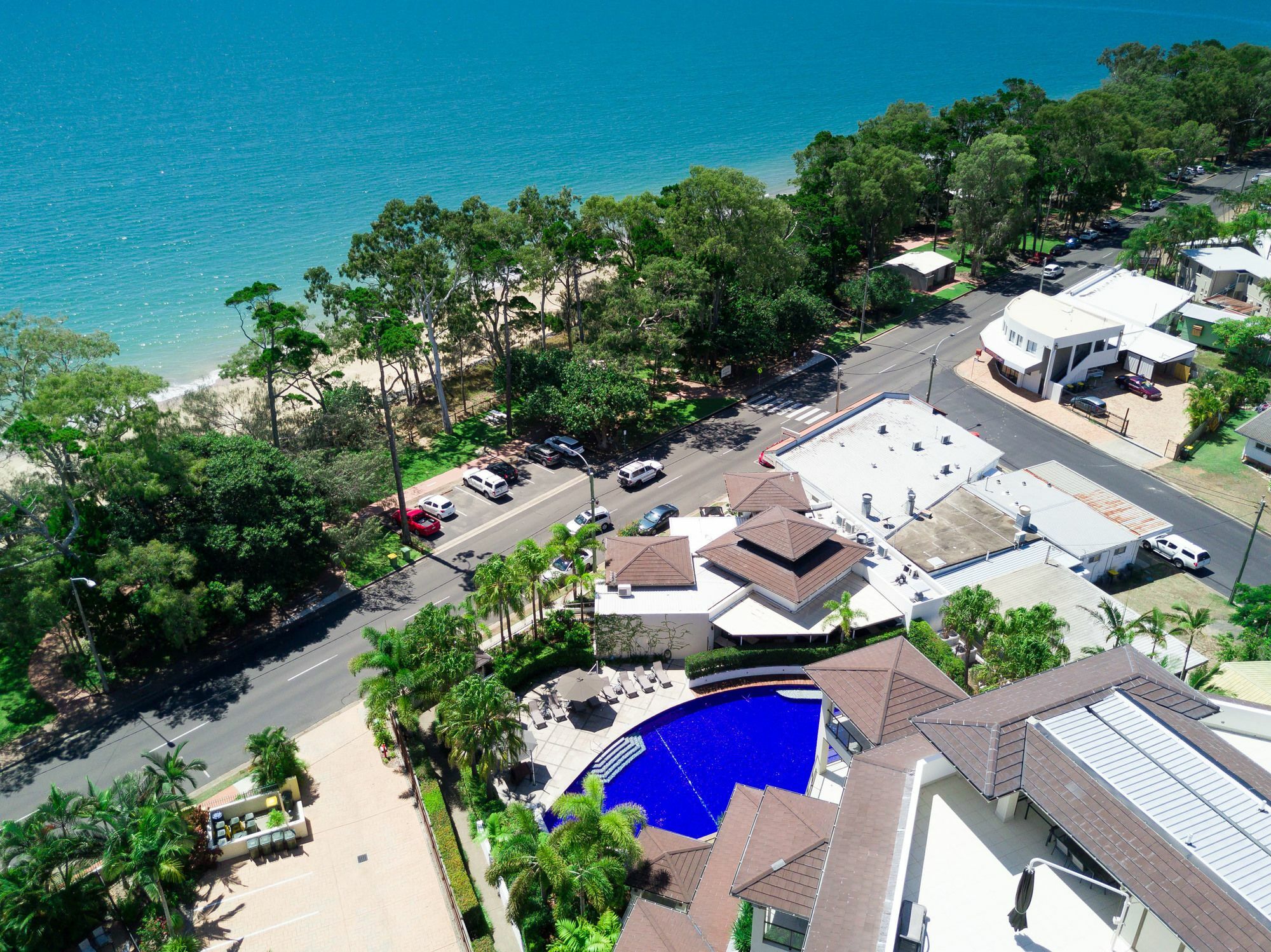 Grand Mercure Allegra Hervey Bay Exterior photo Aerial view of the resort