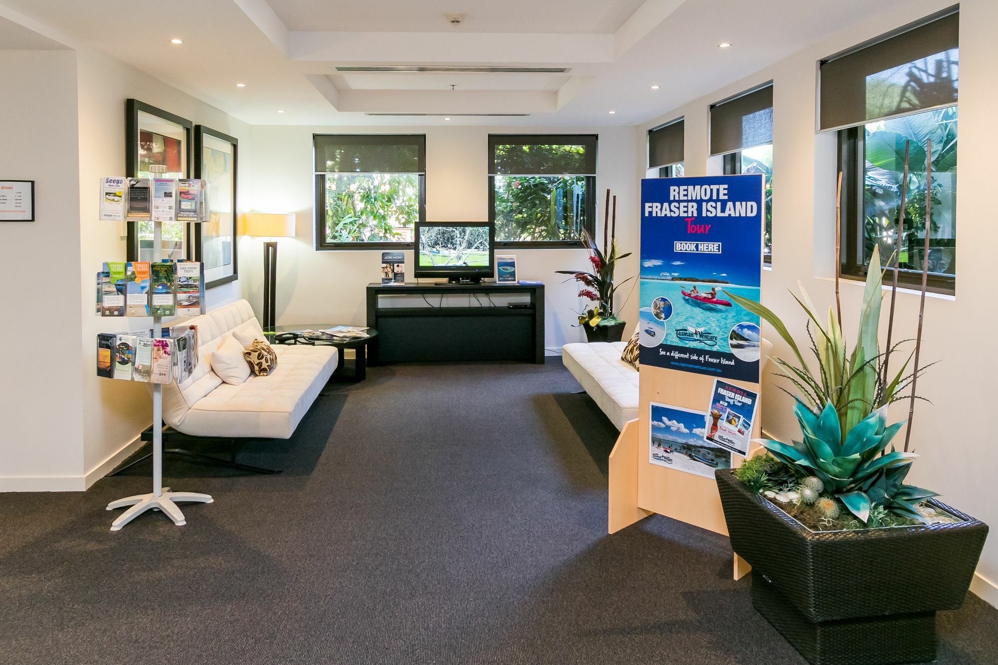 Grand Mercure Allegra Hervey Bay Exterior photo Fraser Island Visitor Centre