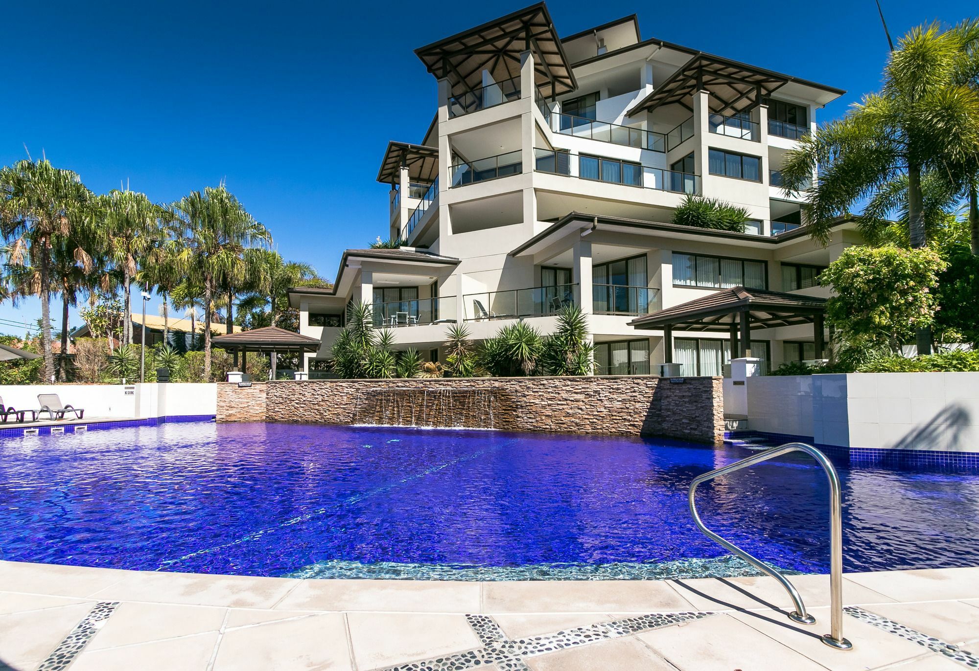 Grand Mercure Allegra Hervey Bay Exterior photo The pool at Peppers Mantra on Saltwater Island